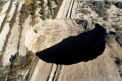 U Čileu se otvorila ogromna rupa u zemlji