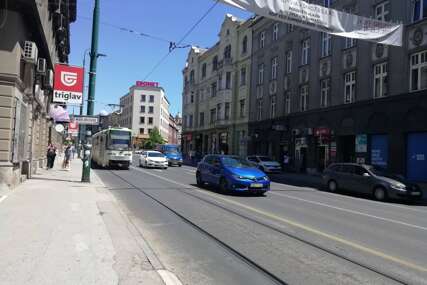 Apel vozačima: Pojačane kontrole, kazne za nepropisno parkirana vozila u Sarajevu