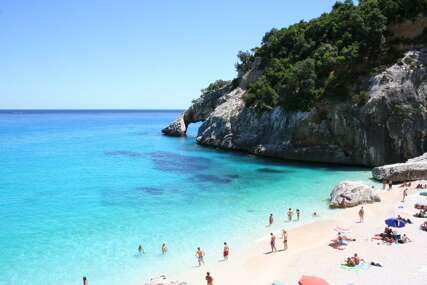 Italija: Turisti s plaža u Sardiniji ukrali 22 kilograma pijeska i školjki