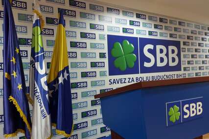 'Jaka, uspješna, pametna' slogani SBB-a