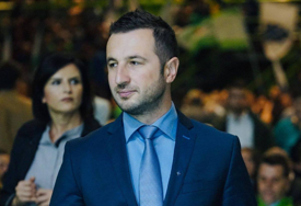 EFENDIĆ OŠTRO VUČIĆU: "Treba mu uzvratiti istom mjerom"