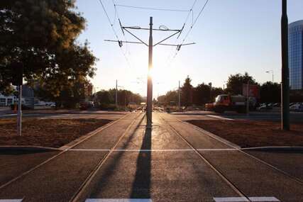 Lijepa vijest: Postavljene nove tramvajske šine na raskrsnici kod Doma penzionera