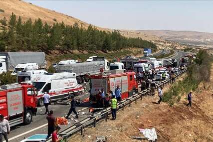 UZNEMIRUJUĆE / Užas u Turskoj: U udesu najmanje 16 poginulih, među njima vatrogasci, novinari...