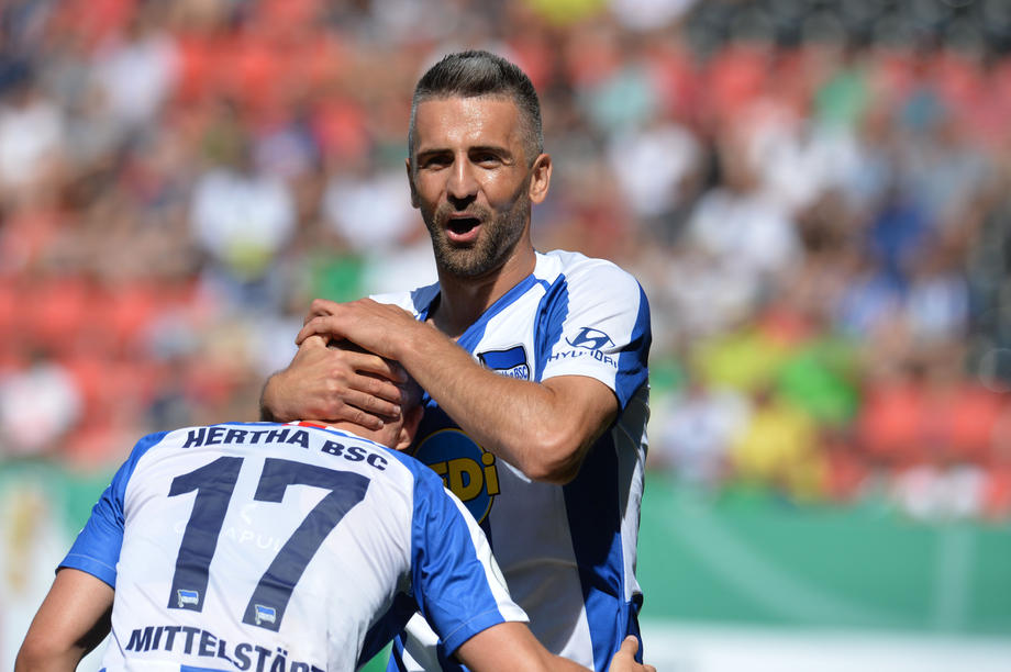 Vedad Ibisevic Bàn Thắng Đưa Bosnia Vào Lịch Sử Vedad Ibisevic Bàn Thắng Đưa Bosnia Vào Lịch Sử