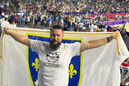 Oglasio se navijač koji je unio zastavu s ljiljanima u dvoranu: Dušmani ne spavaju...