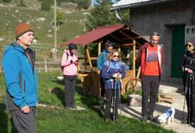 Mladi zaljubljenici u prirodu obišli vrhove planine Visočice na Via Dinarici