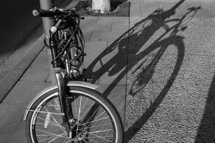 Žena ukrala biciklo na Alipašinom polju