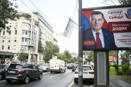 Nova dimenzija besmisla: Beograd oblijepljen plakatima s Dodikovim likom