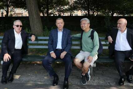 Erdogan prošetao Njujorkom, pa odmarao na klupi u Central parku