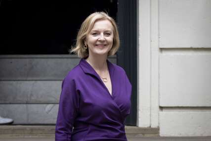 Liz Truss danas službeno postaje britanska premijerka