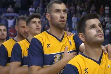 Pogledajte reakciju košarkaša BiH tokom intoniranja himni. Neće vam biti svejedno