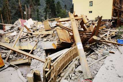 Najmanje 65 mrtvih nakon snažnog zemljotresa u Kini