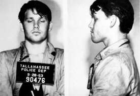 Prije 59 godina: Uhapšen mladi Jim Morrison