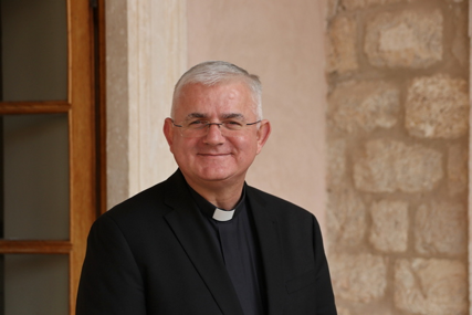 Nadbiskup Mate Uzinić: Želio bih upoznati istospolni  par koji je tražio krštenje djetete