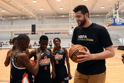 Kakvo srce taj čovjek ima: Nurkić donirao košarkaški teren djeci u Ruandi