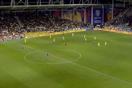Pogledajte kako je već u prvoj minuti prekinuta utakmica između Rumunije i BiH