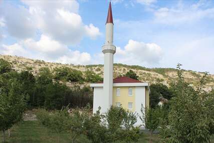 Ljudi Mandinog Sela žive stoljetni san: Džamiju izgradili s komšijama Hrvatima