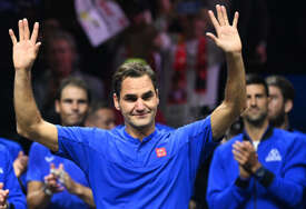 Federer se porazom, ali u velikom stilu, oprostio od tenisa: Suze su krenule same od sebe