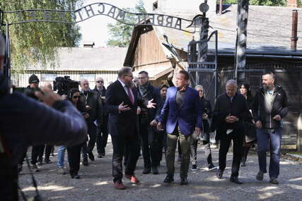 Schwarzenegger na meti kritika zbog poruke koju je ostavio u knjizi gostiju Auschwitza