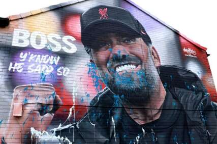 (VIDEO) Navijači Liverpoola u šoku: Uništen mural Jurgena Kloppa