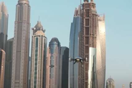 Kao iz filmova naučne fantastike: Kineski automobil letio Dubaijem