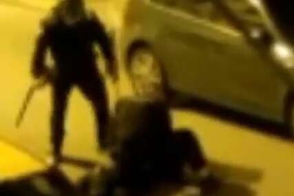 UZNEMIRUJUĆE Torcida objavila video na kojem policajci tuku navijača