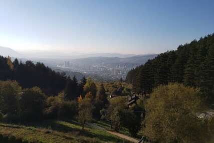 Prelijep dan na Trebeviću: Sarajlije uživale na suncu