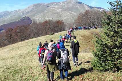 Planinarski vodiči Sarajeva organizovali humanitarnu turu na Bjelašnicu