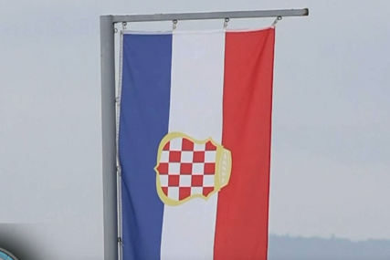 SDA traži uklanjanje zastava "Herceg-Bosne" sa jarbola u Novom Travniku