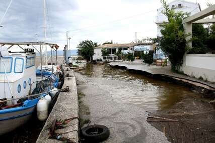 U poplavama na grčkoj Kreti jedna osoba poginula, dvije nestale
