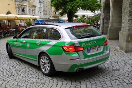 Njemačka: Preminuo muškarac nakon policijske akcije u kojoj je korišten elektrošoker  
