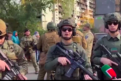 Sinovi Ramzana Kadirova stigli u Ukrajinu: Poziraju u uniformama i s puškama