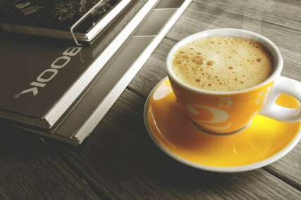 Pijete kafu s mlijekom, nutricionisti upozoravaju da to usporava metabolizam i varenje