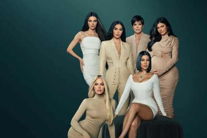 Realna slika: Kako bi sestre Kardashian izgledale bez filtera i estetskih korekcija?