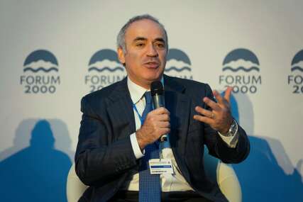 Kasparov: Svaki Rus koji trenutno živi u Rusiji dio je Putinovog ratnog stroja