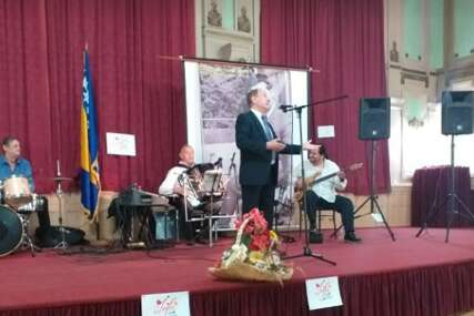 U Domu Oružanih snaga održan tradicionalni koncert u čast najvećeg bh. pjevača Safeta Isovića