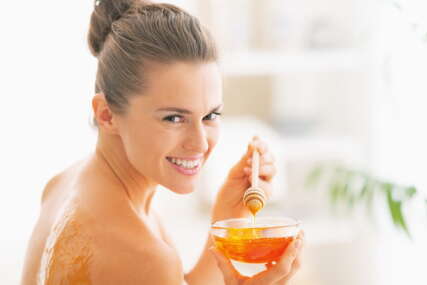 Operite lice medom: Odličan je za hidrataciju ali i čišćenje lica