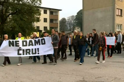 Protestna šetnja u Zavidovićima protiv prodaje 'Ćire'