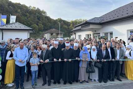 U Potočarima otvoren Dom za majke Srebrenice "Hatidža Mehmedović"