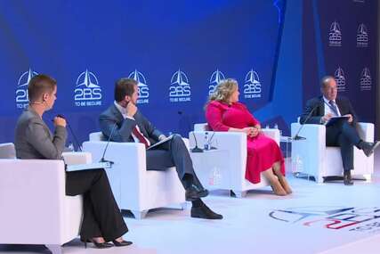 Sifet Podžić u panel-diskusiji Foruma 2BS govorio o temi: „NATO spreman za budućnost – stoji jak i otporan“