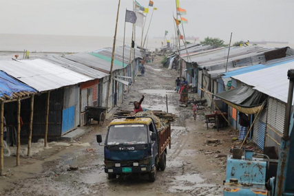 Oluja u Bangladešu: Osam miliona ljudi bez struje, desetine preminulih