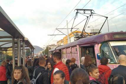 Tramvaj u Sarajevu ostao bez kočnica, vozač zamolio putnike da izađu