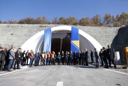 Nije moglo proći bez Novalića: Svečano otvoren novoizgrađeni tunel Ivan
