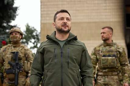 Zelenski: Ukrajinski vojnici suočeni s 'teškim' vojnim operacijama na istoku, na jugu u ofanzivi