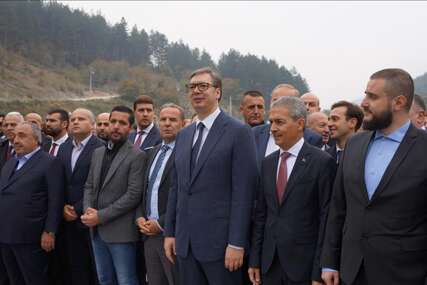 Vučić iznenadio sve, citirao ajet iz Kur'an u Novom Pazaru