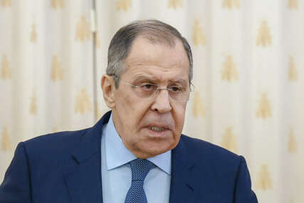 Lavrov: Optužiti Rusiju da planira napad "prljavom bombom" nije "ozbiljan razgovor"