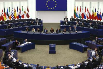 Evropski parlamentarci citirali Dubiozu Kolektiv