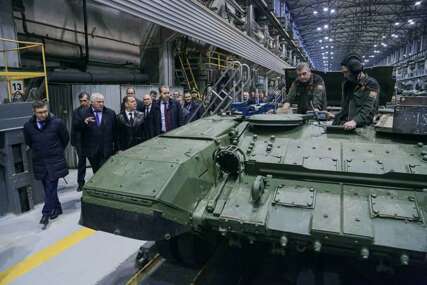 Medvedev: Rusija je višestruko povećala proizvodnju oružja