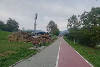 Sarajevska svakodnevnica: Ko to tamo kopa tek uređenu zelenu površinu?
