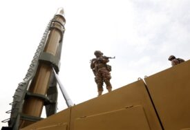 Ovo je balistička raketa "Sejil" koju je Iran prvi put koristio u napadu na Izrael